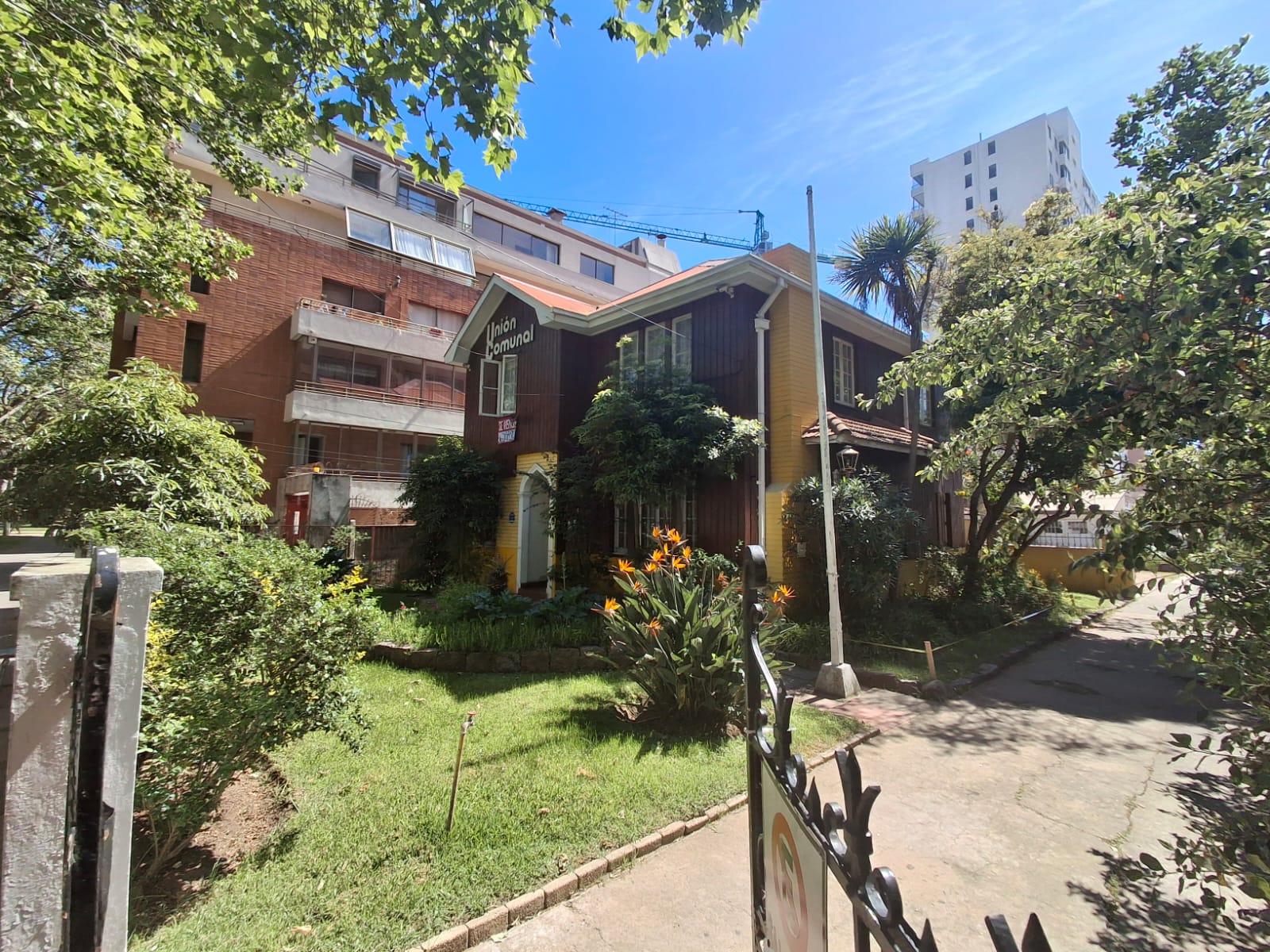 TERRENO EN VENTA CON CONSTRUCCION EN 8 NORTE VIÑA