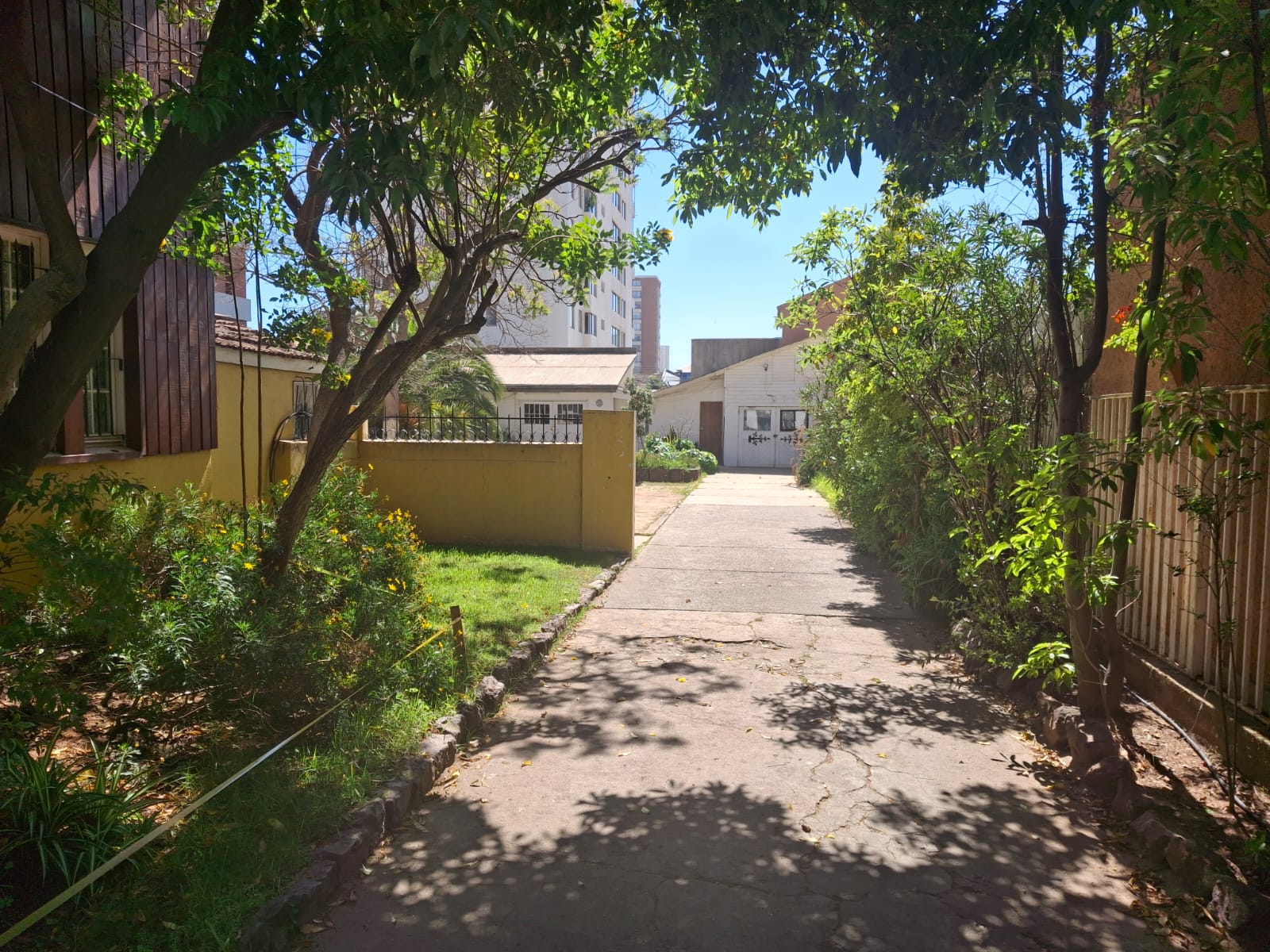 TERRENO EN VENTA CON CONSTRUCCION EN 8 NORTE VIÑA