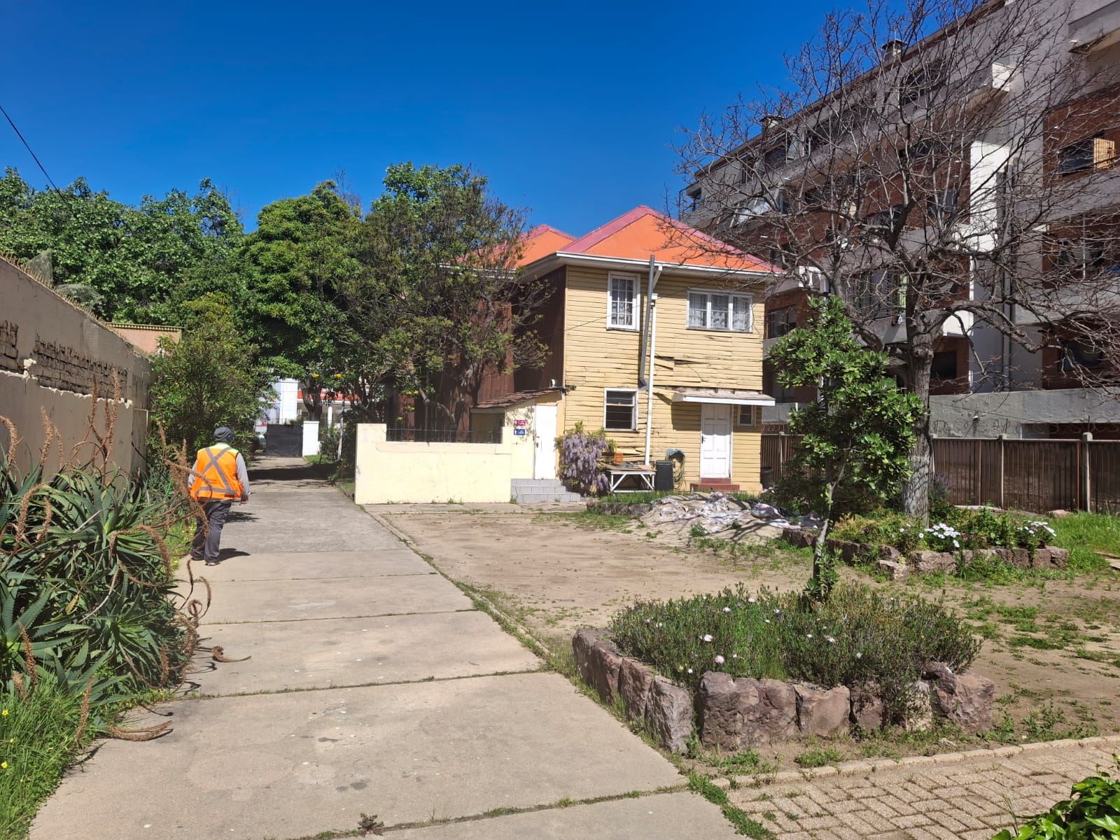 TERRENO EN VENTA CON CONSTRUCCION EN 8 NORTE VIÑA