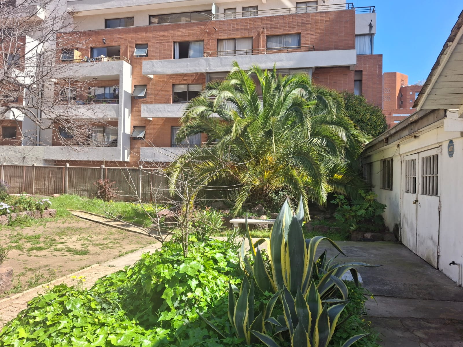 TERRENO EN VENTA CON CONSTRUCCION EN 8 NORTE VIÑA